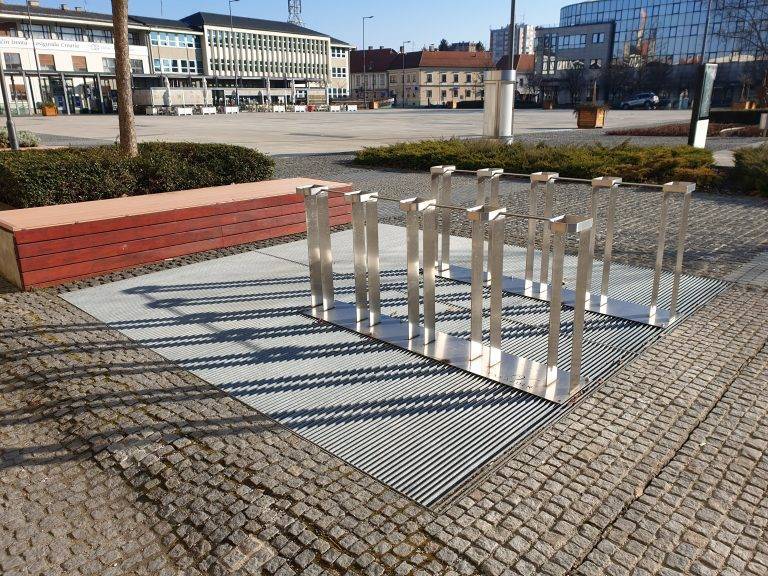 urbana oprema - stalak za bicikle od inox-a