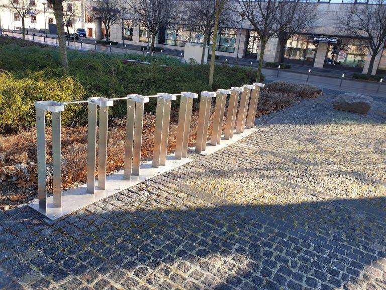 urbana oprema - stalak za bicikle od inox-a