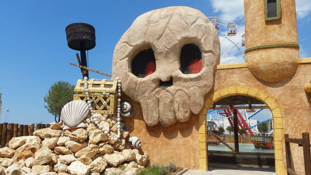 Tematiziranje zabavnog parka Mirnovec - mrtvačka glava